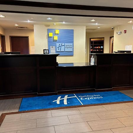 Holiday Inn Express Belle Vernon Экстерьер фото