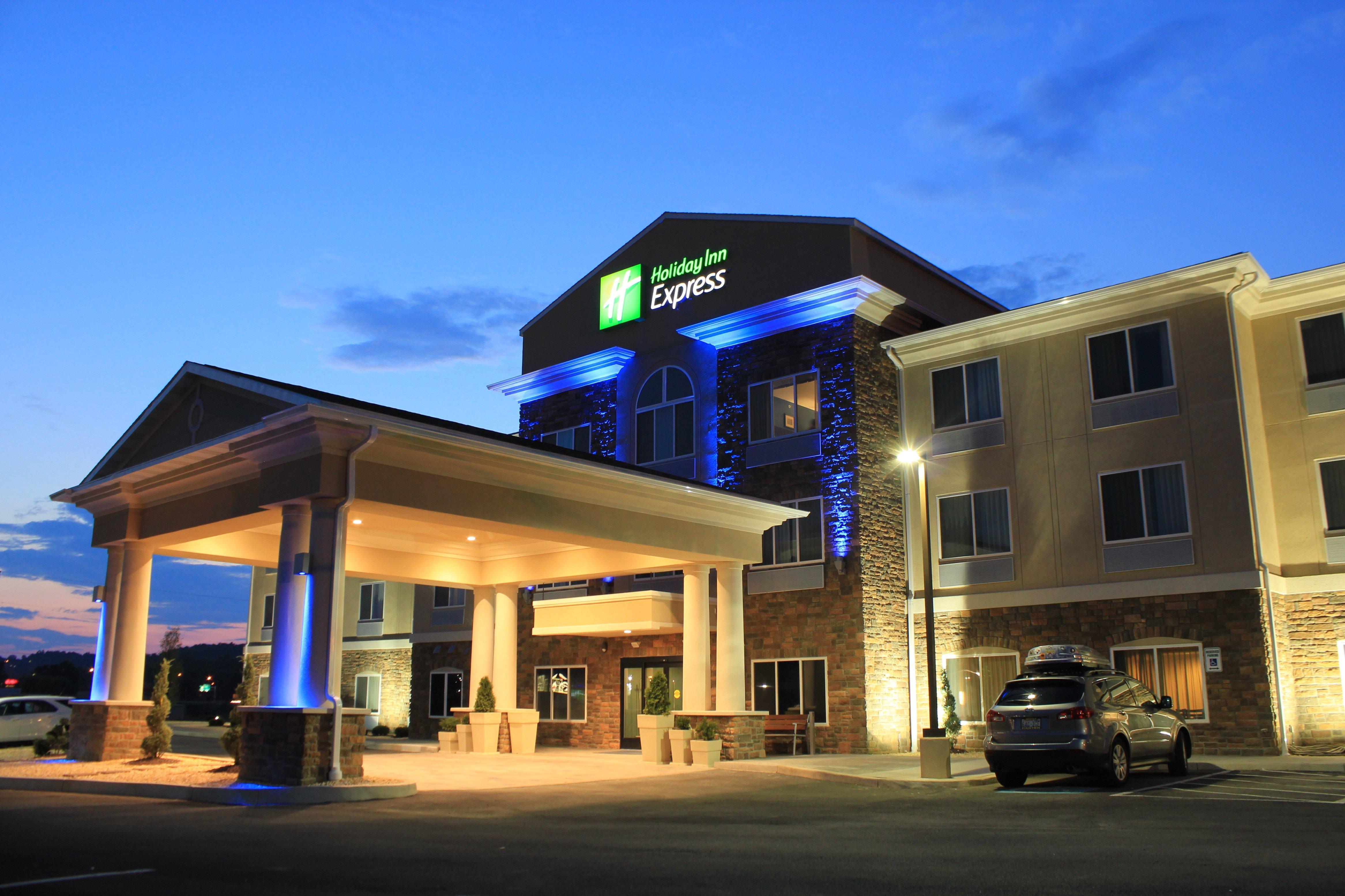 Holiday Inn Express Belle Vernon Экстерьер фото