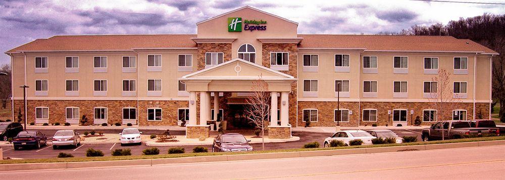Holiday Inn Express Belle Vernon Экстерьер фото